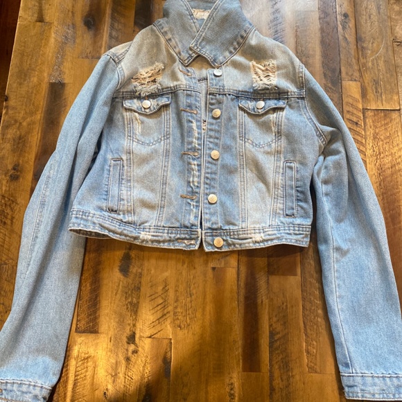 Jean jacket - Picture 2 of 4